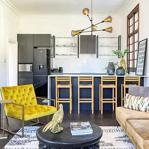 Secure & Central: With Views Of Table Mountain Apartment Kapstadt