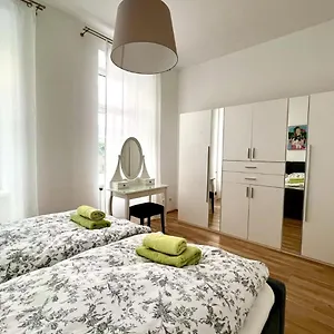 City-apartment In Viena